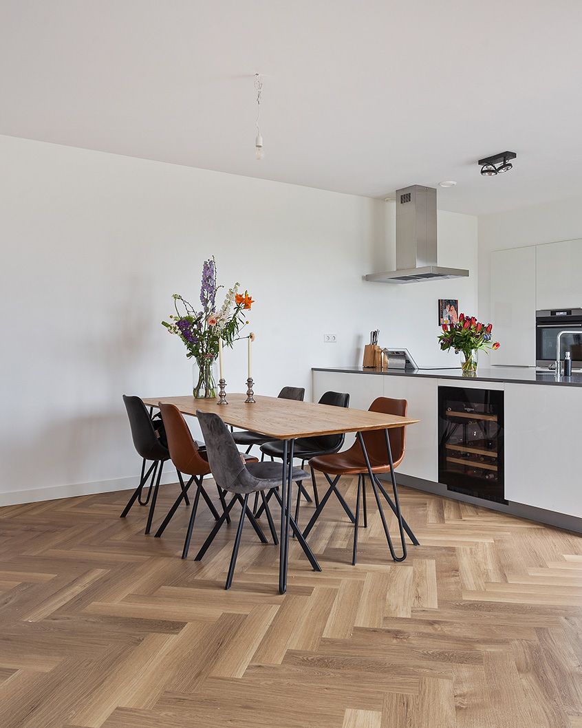 mFLOR Plak PVC Parva Broad Leaf Visgraat - Warm Sycamore 40815