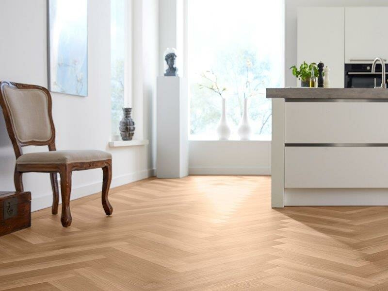 mFLOR Plak PVC Parva Broad Leaf Visgraat - Pure Sycamore 40822